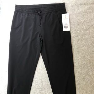NWT Lucy Do Everything Cuffed Pant